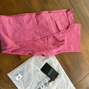 NVGTN Crimson NV Seamless Leggings size M